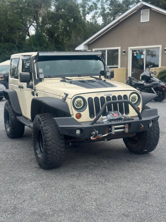 2011 Jeep Wrangler Image 2
