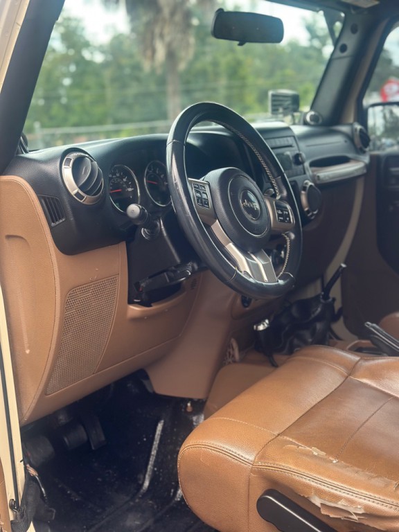 2011 Jeep Wrangler Image 22