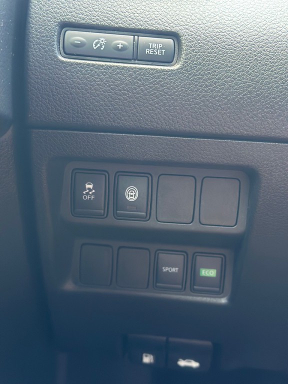 2020 Nissan Rogue Image 11