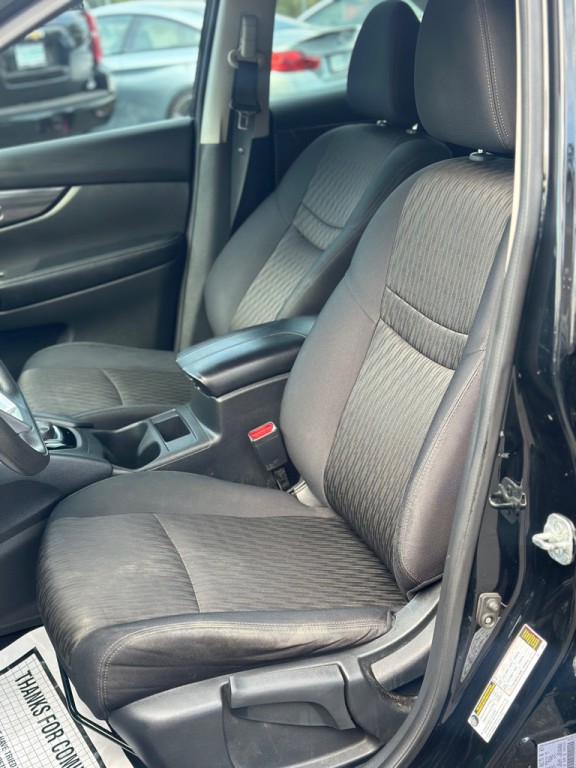 2017 Nissan Rogue Image 8