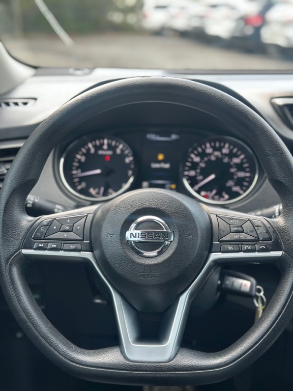 2017 Nissan Rogue Image 9