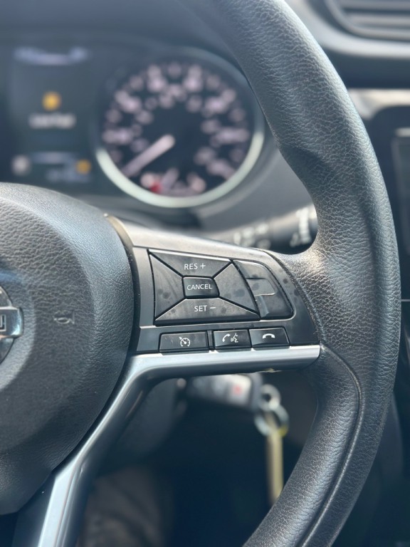 2017 Nissan Rogue Image 10