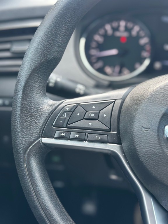 2017 Nissan Rogue Image 11