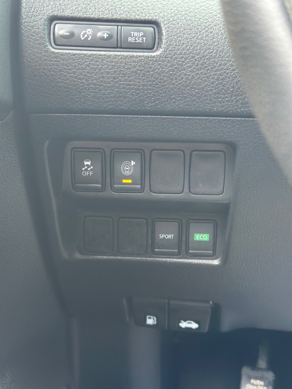 2017 Nissan Rogue Image 12