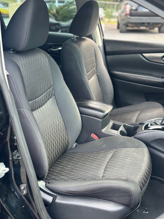 2017 Nissan Rogue Image 17