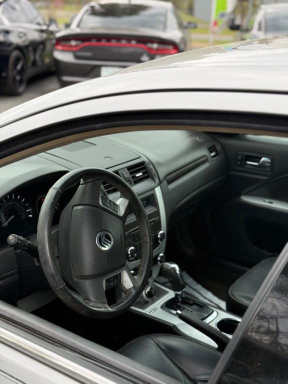 2010 Mercury Milan Image 6