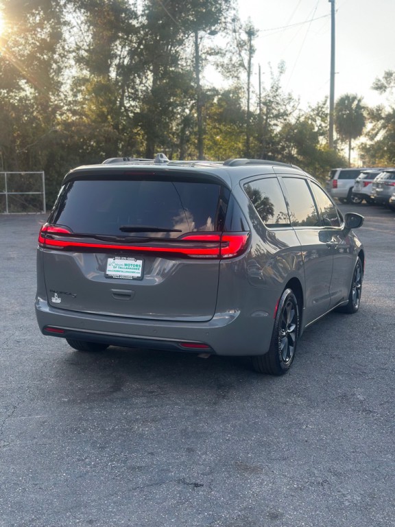 2021 Chrysler Pacifica Image 4