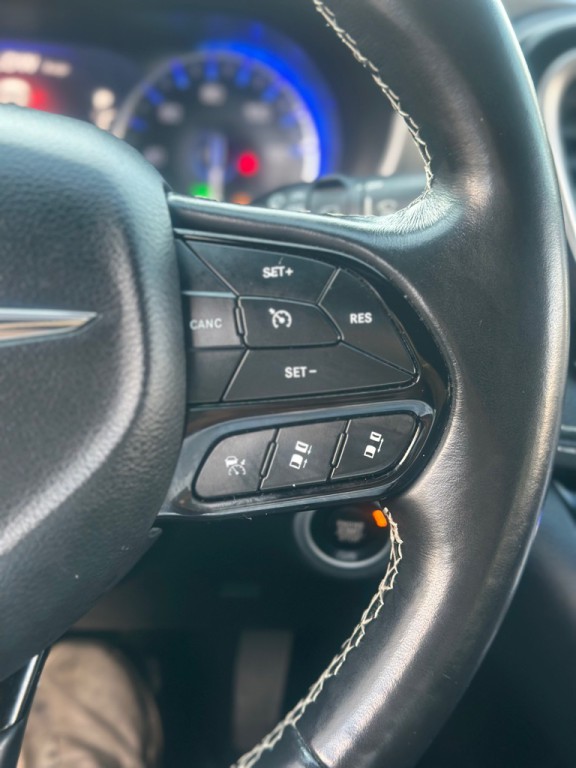 2021 Chrysler Pacifica Image 11