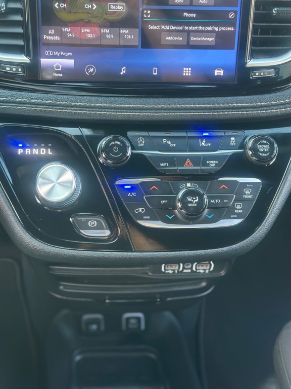 2021 Chrysler Pacifica Image 16