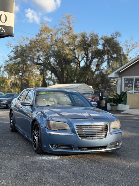 2011 Chrysler 300 Image 2