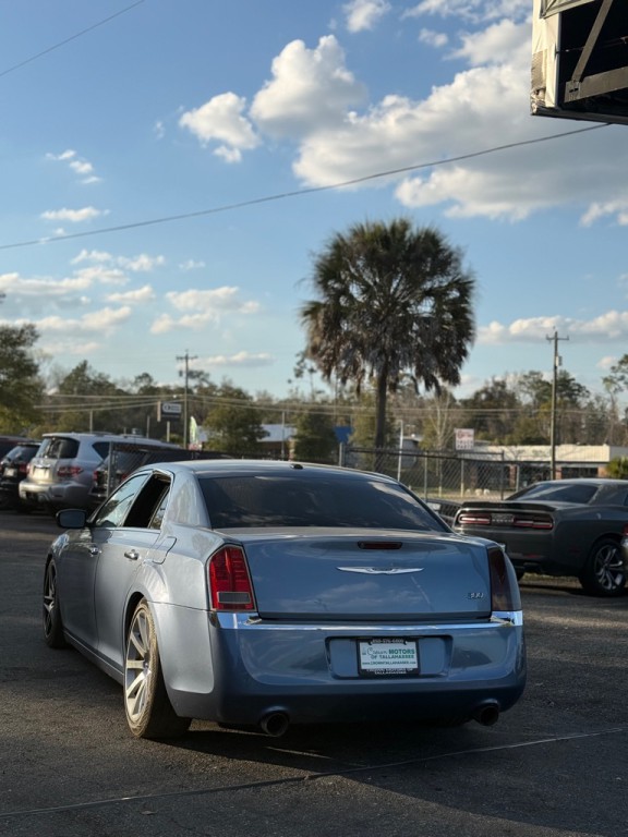 2011 Chrysler 300 Image 4