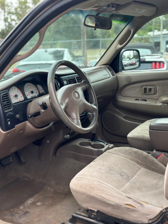 2004 Toyota Tacoma Image 5