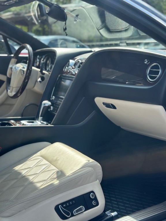 2012 Bentley Continental Image 21