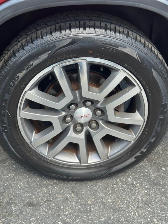 2010 GMC Acadia Image 6