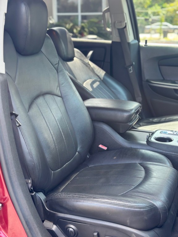 2010 GMC Acadia Image 17