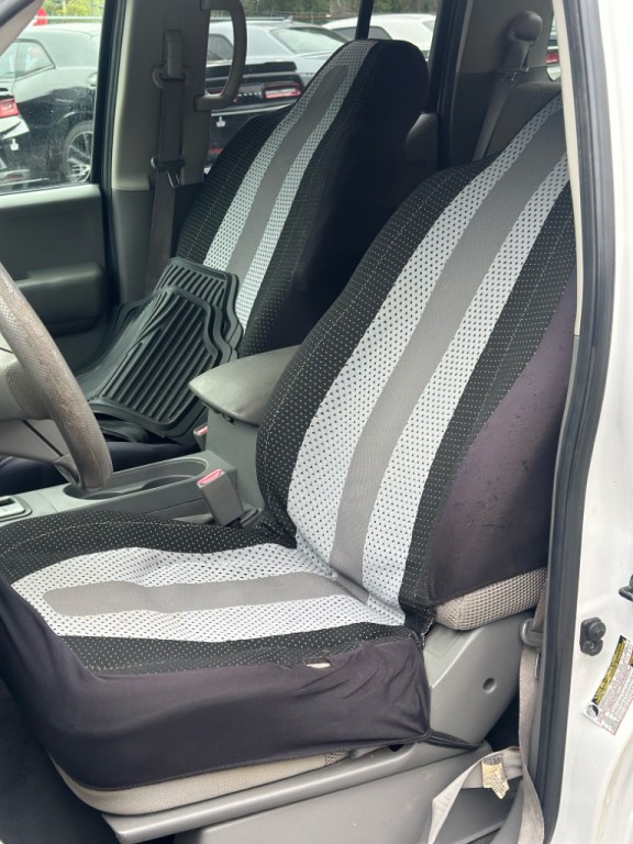 2007 Nissan Frontier Image 8