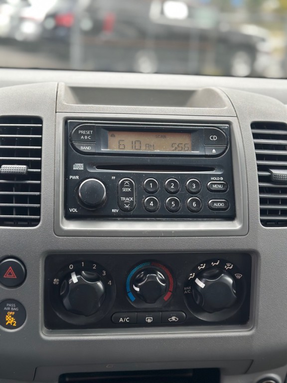 2007 Nissan Frontier Image 12