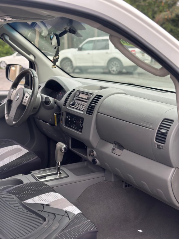 2007 Nissan Frontier Image 14