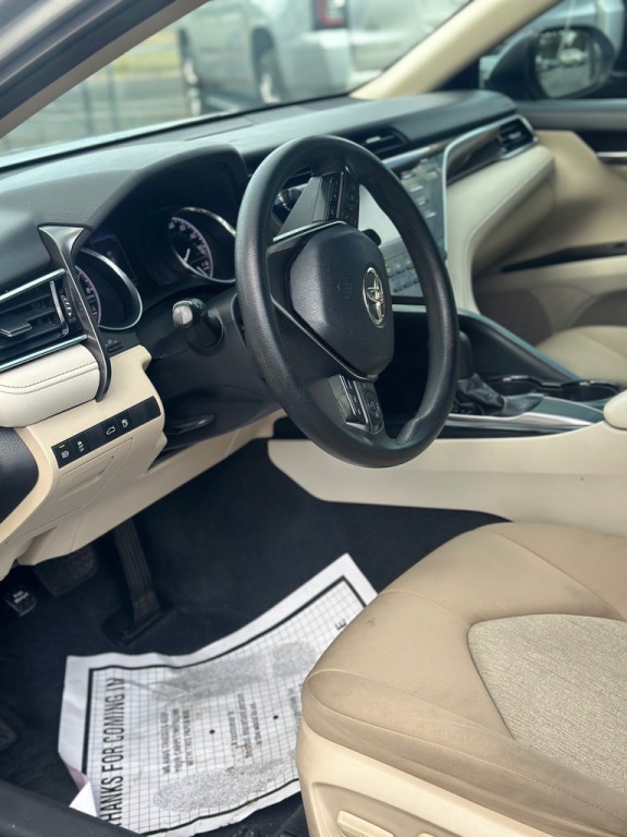 2018 Toyota Camry Image 2