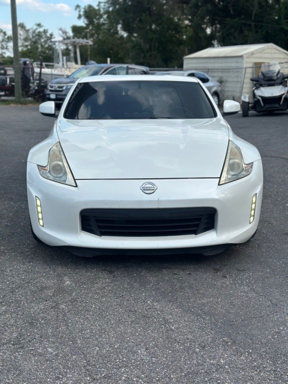 2015 Nissan 370Z Image 3