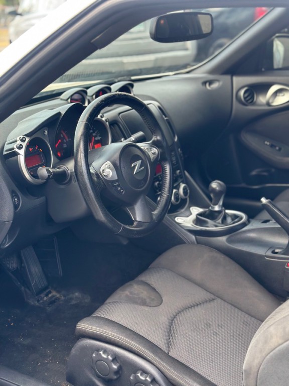 2015 Nissan 370Z Image 7