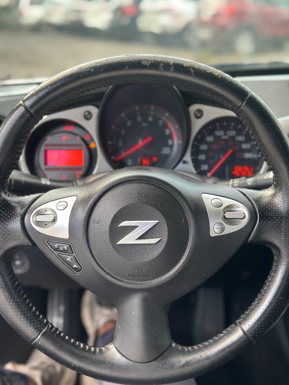 2015 Nissan 370Z Image 9