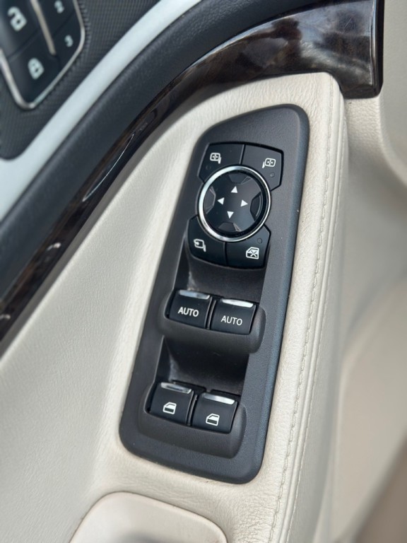 2014 Ford Explorer Image 9