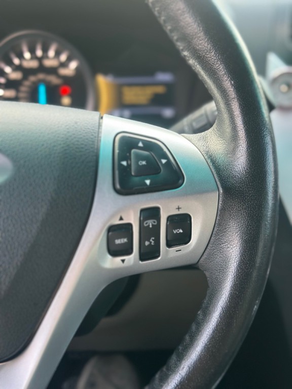 2014 Ford Explorer Image 11