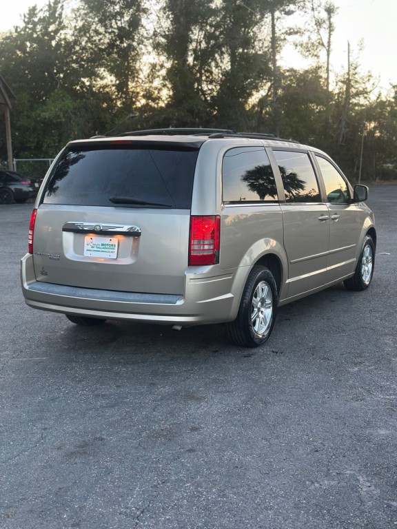 2008 Chrysler Town & Country Image 3