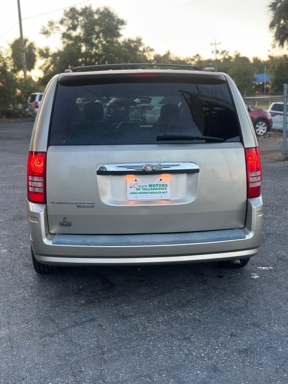 2008 Chrysler Town & Country Image 5