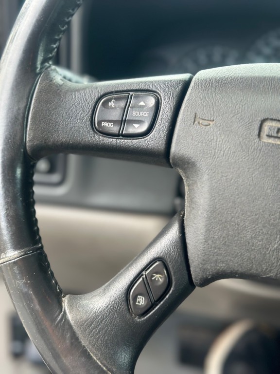 2004 GMC Yukon Image 11