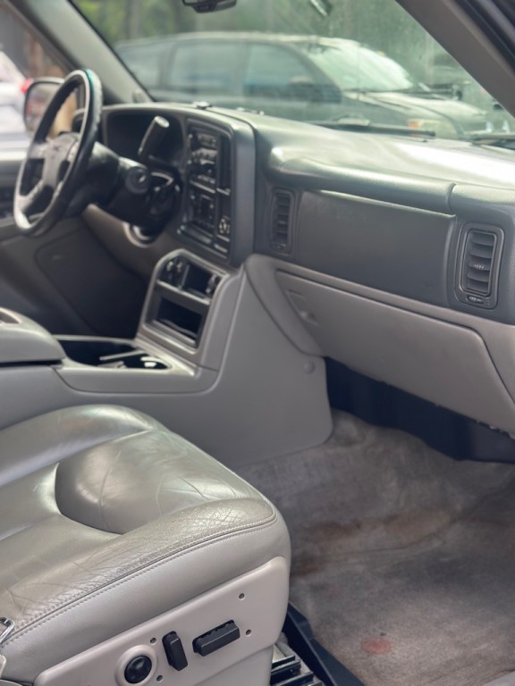 2004 GMC Yukon Image 15