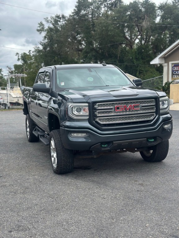 2018 GMC Sierra Image 2