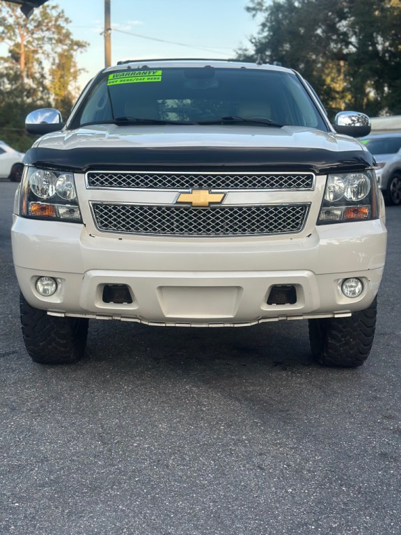 2013 Chevrolet Avalanche Image 3