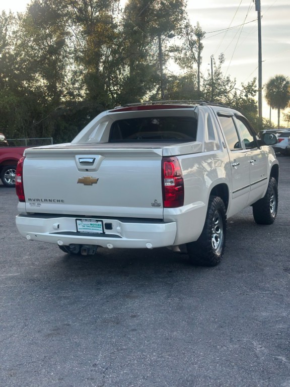 2013 Chevrolet Avalanche Image 5
