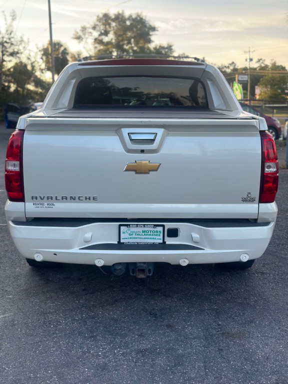2013 Chevrolet Avalanche Image 6