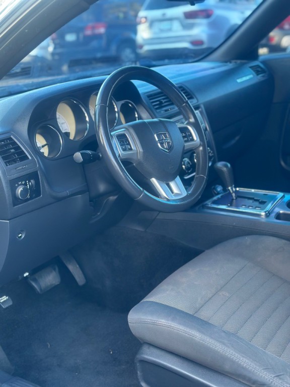 2013 Dodge Challenger Image 8