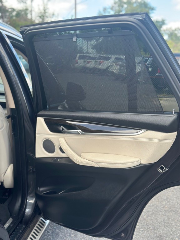 2016 BMW X5 Image 25