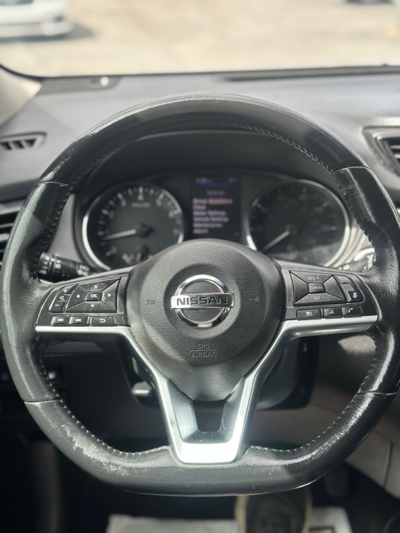 2018 Nissan Rogue Image 9
