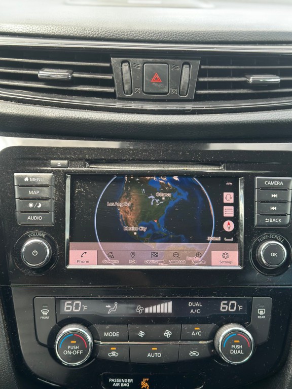 2018 Nissan Rogue Image 13