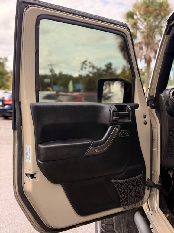 2017 Jeep Wrangler Unlimited Image 9
