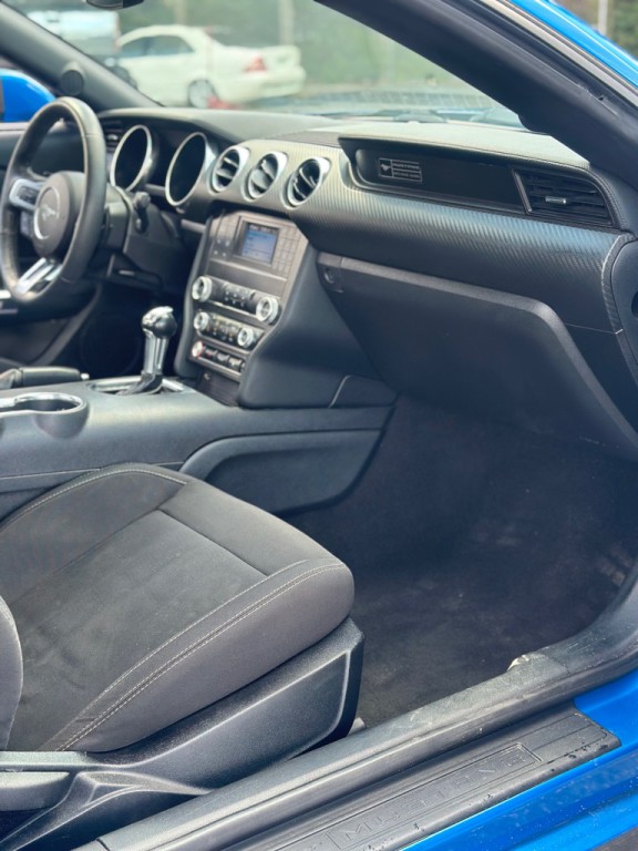2020 Ford Mustang Image 16