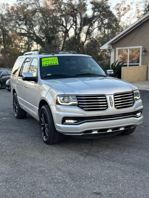 2017 Lincoln Navigator Image 2