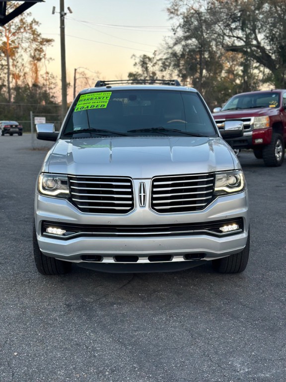 2017 Lincoln Navigator Image 3