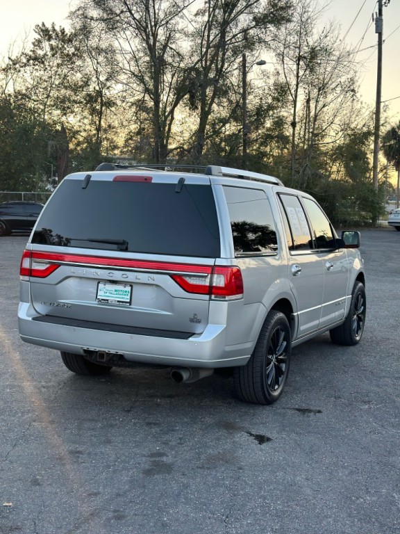 2017 Lincoln Navigator Image 4