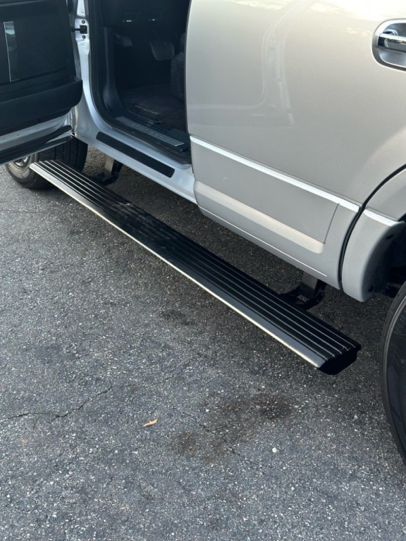 2017 Lincoln Navigator Image 9