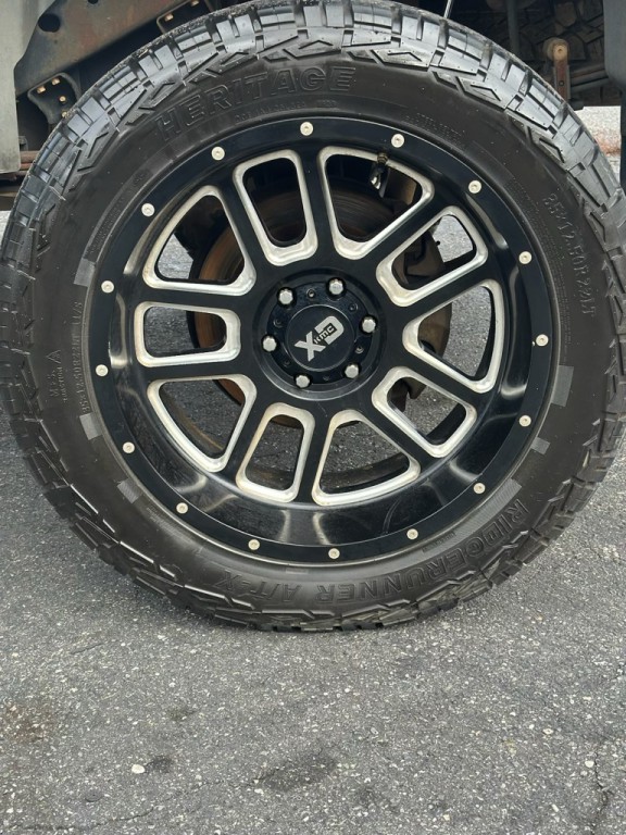 2017 Nissan Titan Image 8