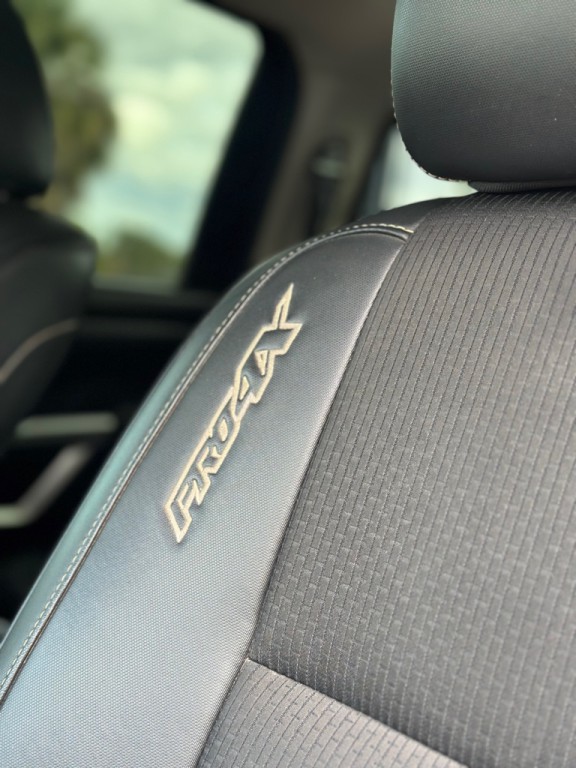 2017 Nissan Titan Image 10