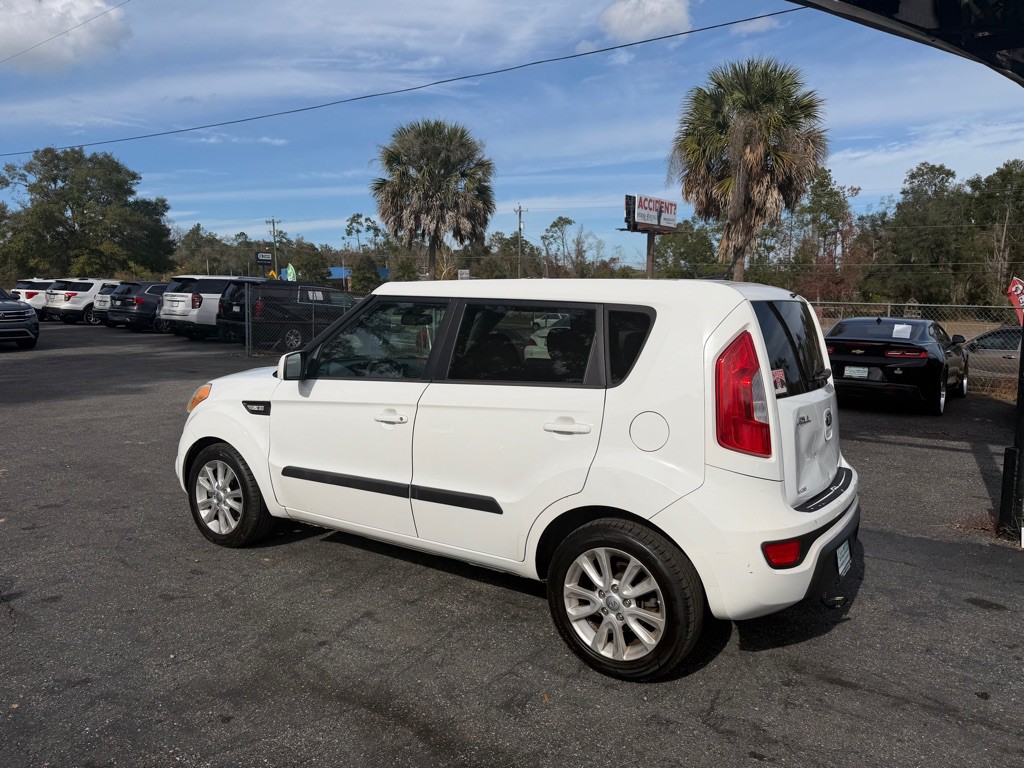 2013 Kia Soul Image 2