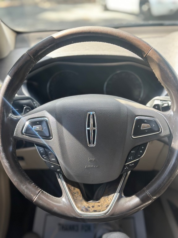 2016 Lincoln MKZ Image 9